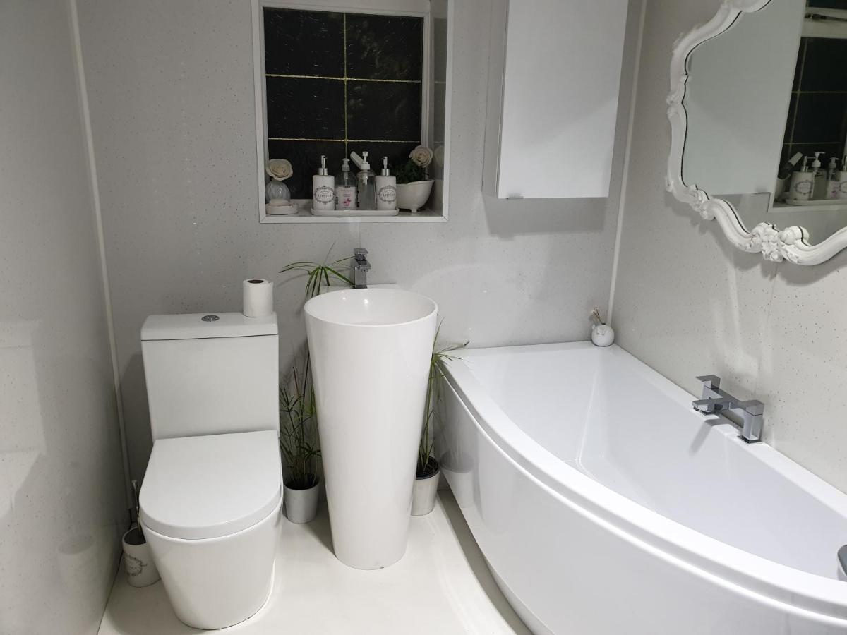 Tropical Garden Oasis Rooms Birmingham Ngoại thất bức ảnh