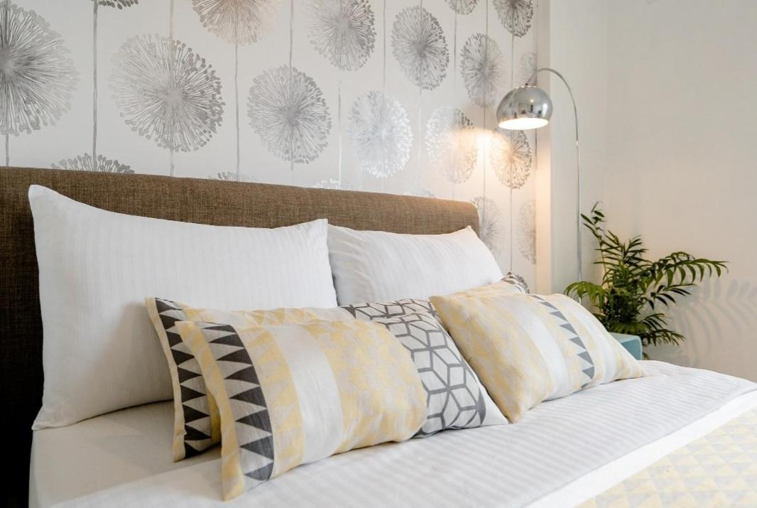 Tropical Garden Oasis Rooms Birmingham Ngoại thất bức ảnh